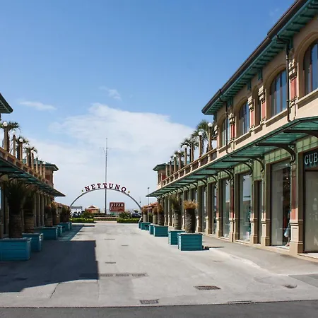 1 Bedroom Lovely In Viareggio