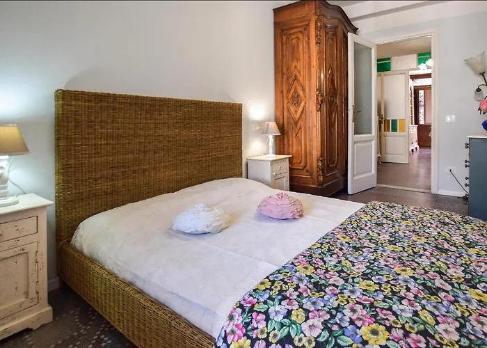 Apartment 1 Bedroom Lovely In *