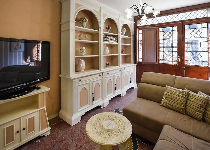 1 Bedroom Lovely In Viareggio